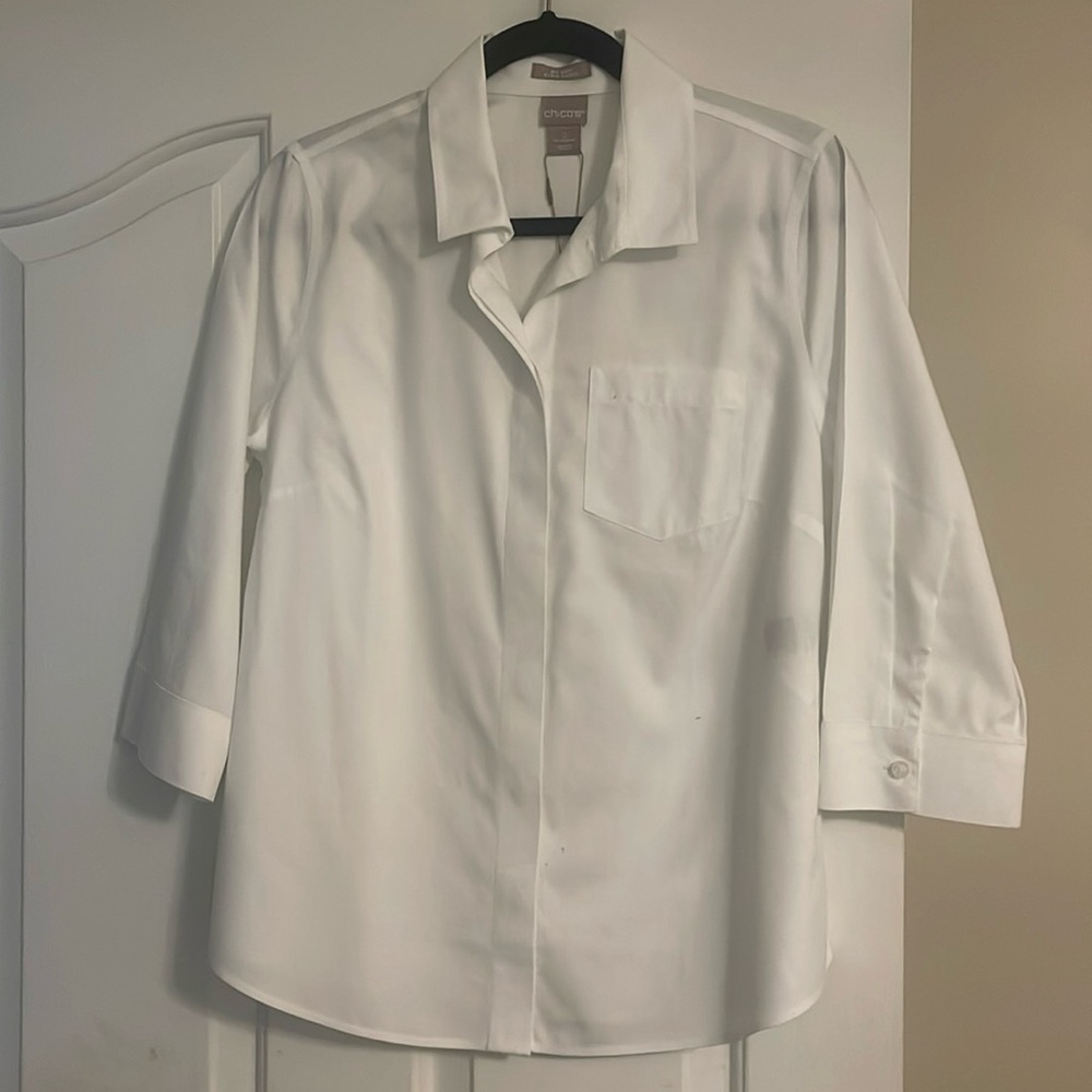 Chicos No Iron Cotton StainShield Pocket Detail Shirt.